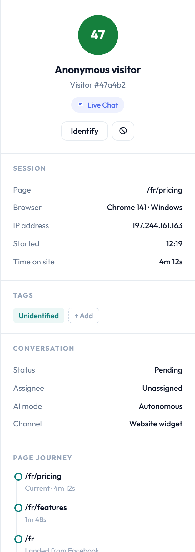 Customer context panel showing contact details, tags, status and recent orders